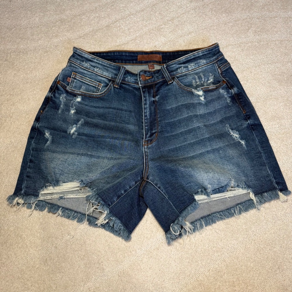 Judy Blue Distressed Denim Shorts Medium Wash High Rise Frayed Hem 1XL stretchy